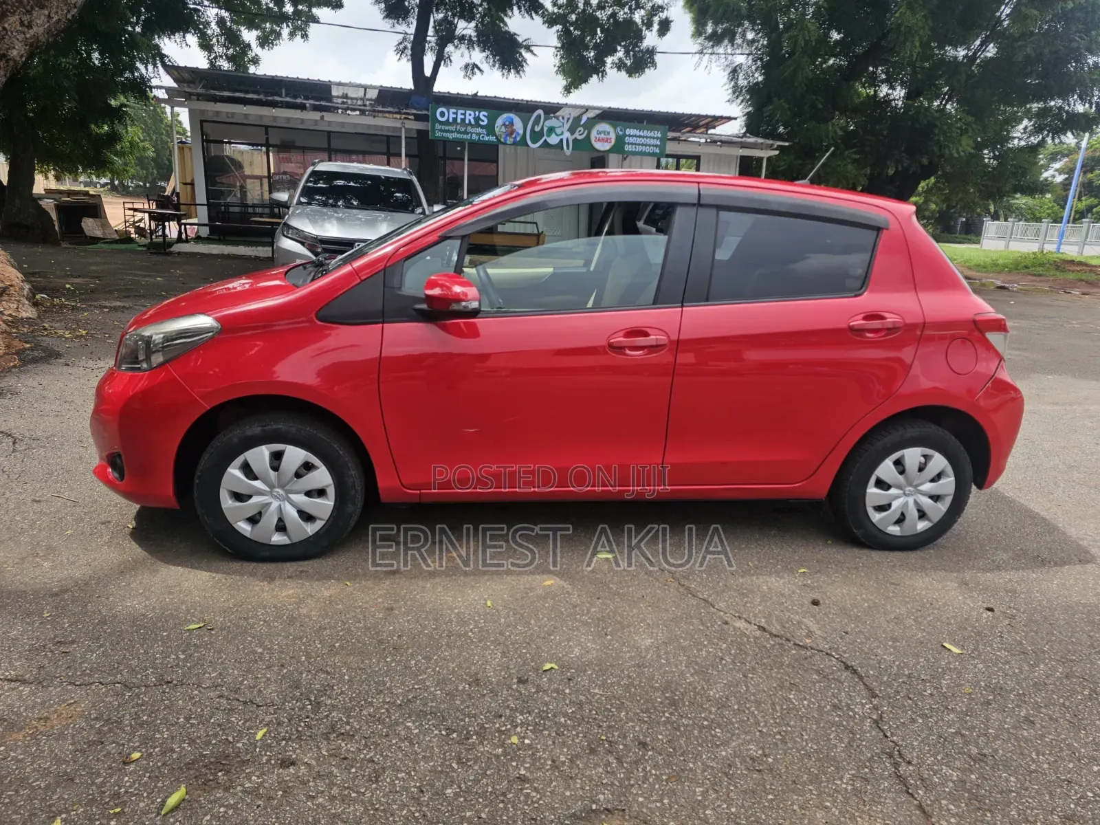 Toyota Vitz 2011 Red