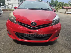Toyota Vitz 2011 Red