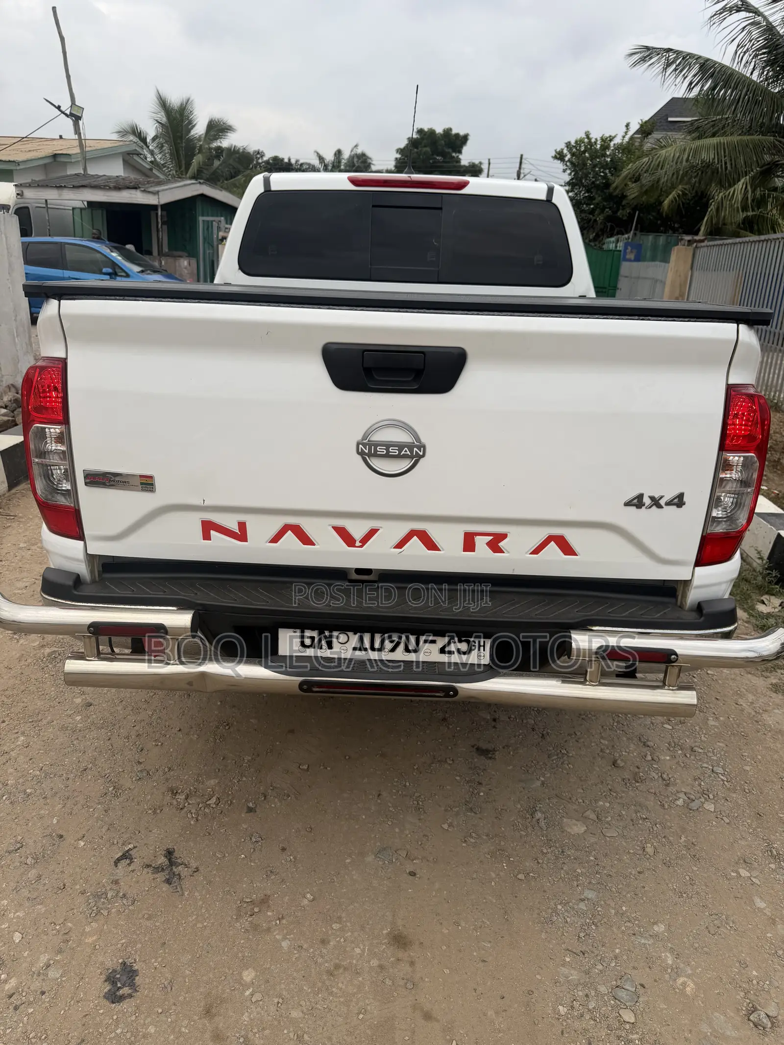 Nissan Navara 2025 White