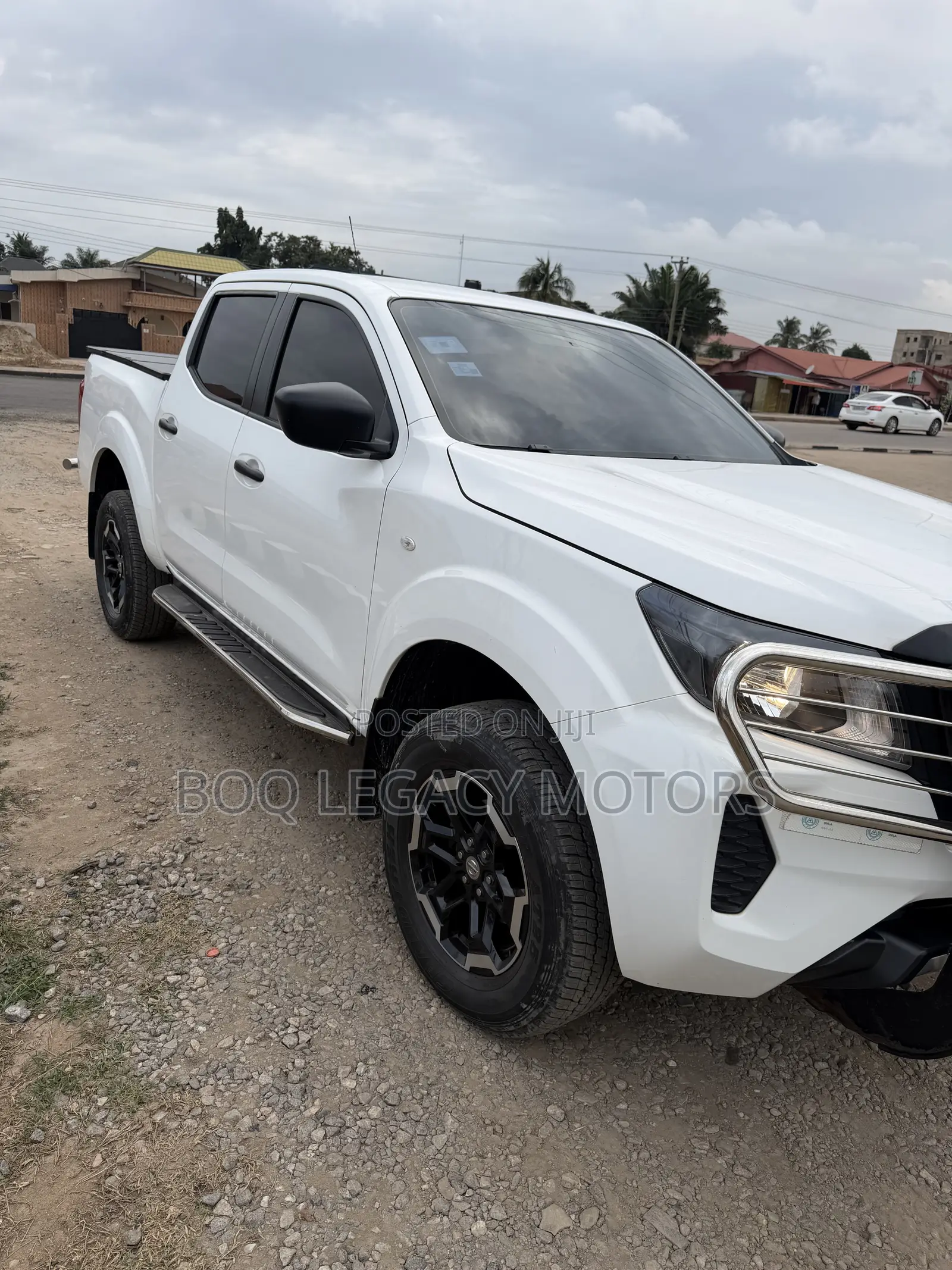 Nissan Navara 2025 White