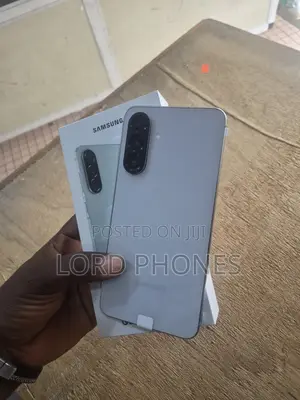 New Samsung Galaxy A56 256 GB Gray