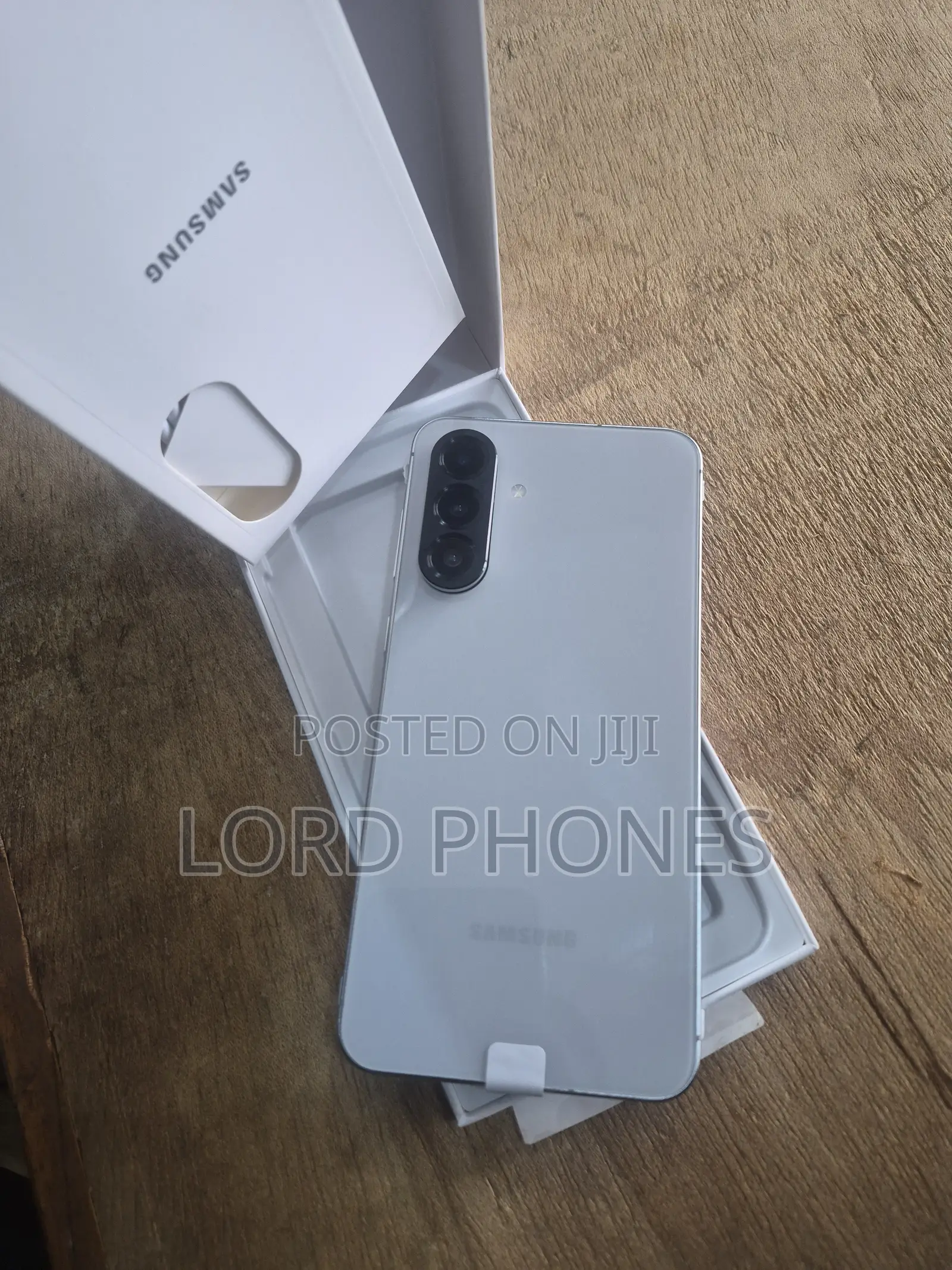 New Samsung Galaxy A56 256 GB Gray
