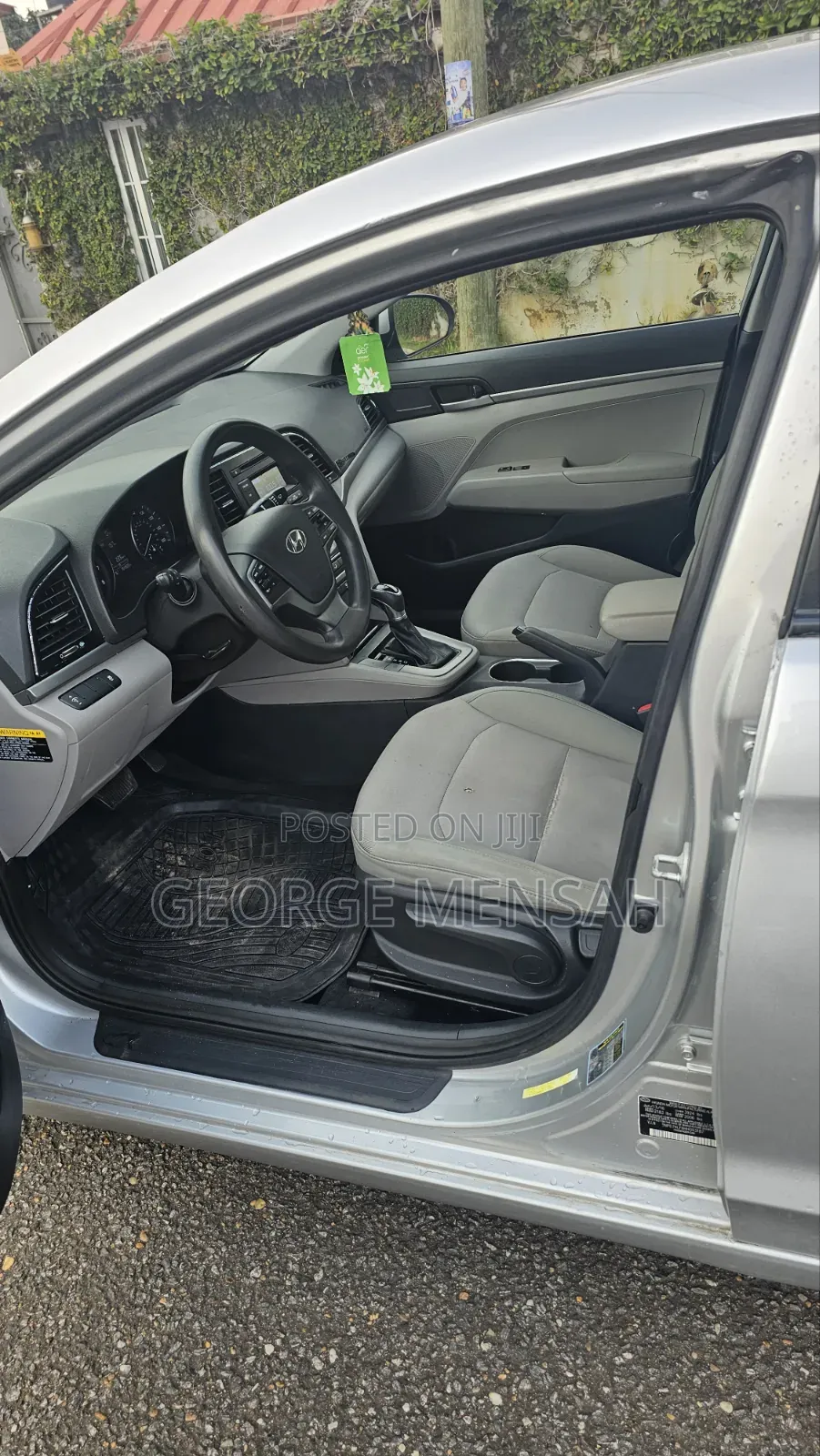 Hyundai Elantra SE Sedan FWD (2.0L 4cyl 6M) 2017 Silver