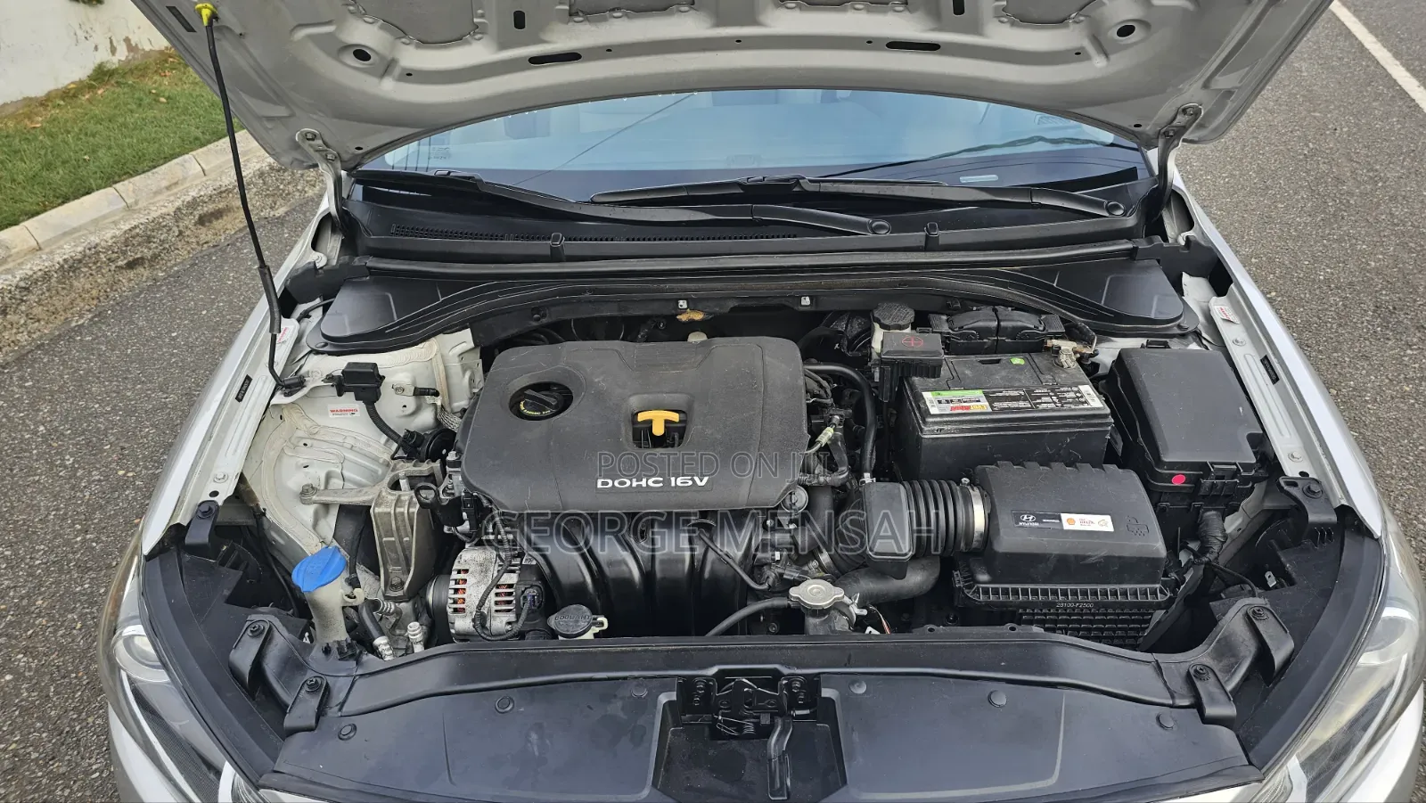 Hyundai Elantra SE Sedan FWD (2.0L 4cyl 6M) 2017 Silver