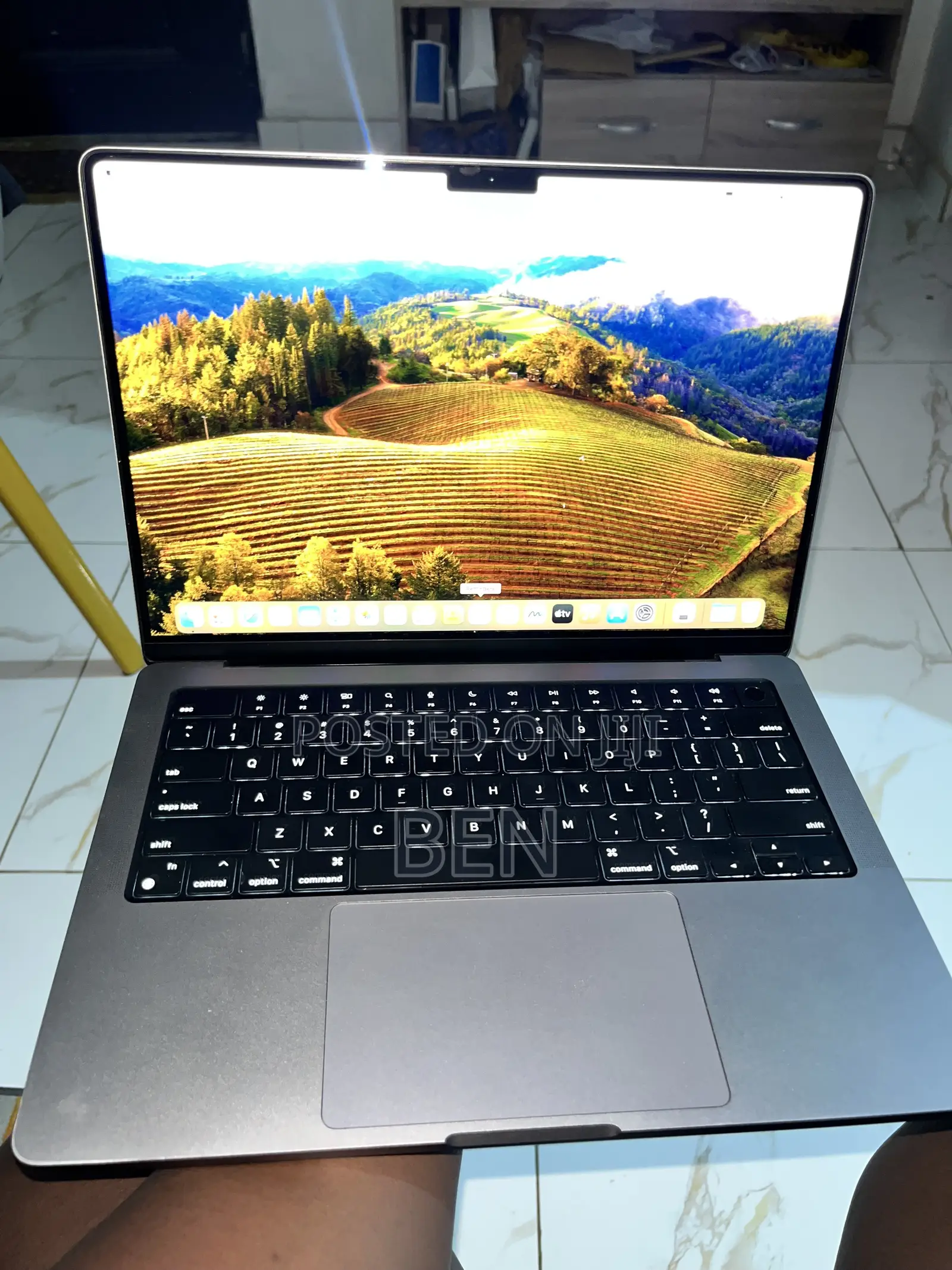 Laptop Apple MacBook Pro 2021 M1 Max 16GB Apple M1 Pro SSD 512GB