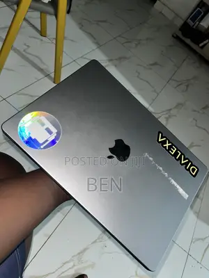 Laptop Apple MacBook Pro 2021 M1 Max 16GB Apple M1 Pro SSD 512GB
