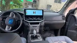 Toyota Landcruiser 2017 Upgrade Radio to Land Cruiser 2023