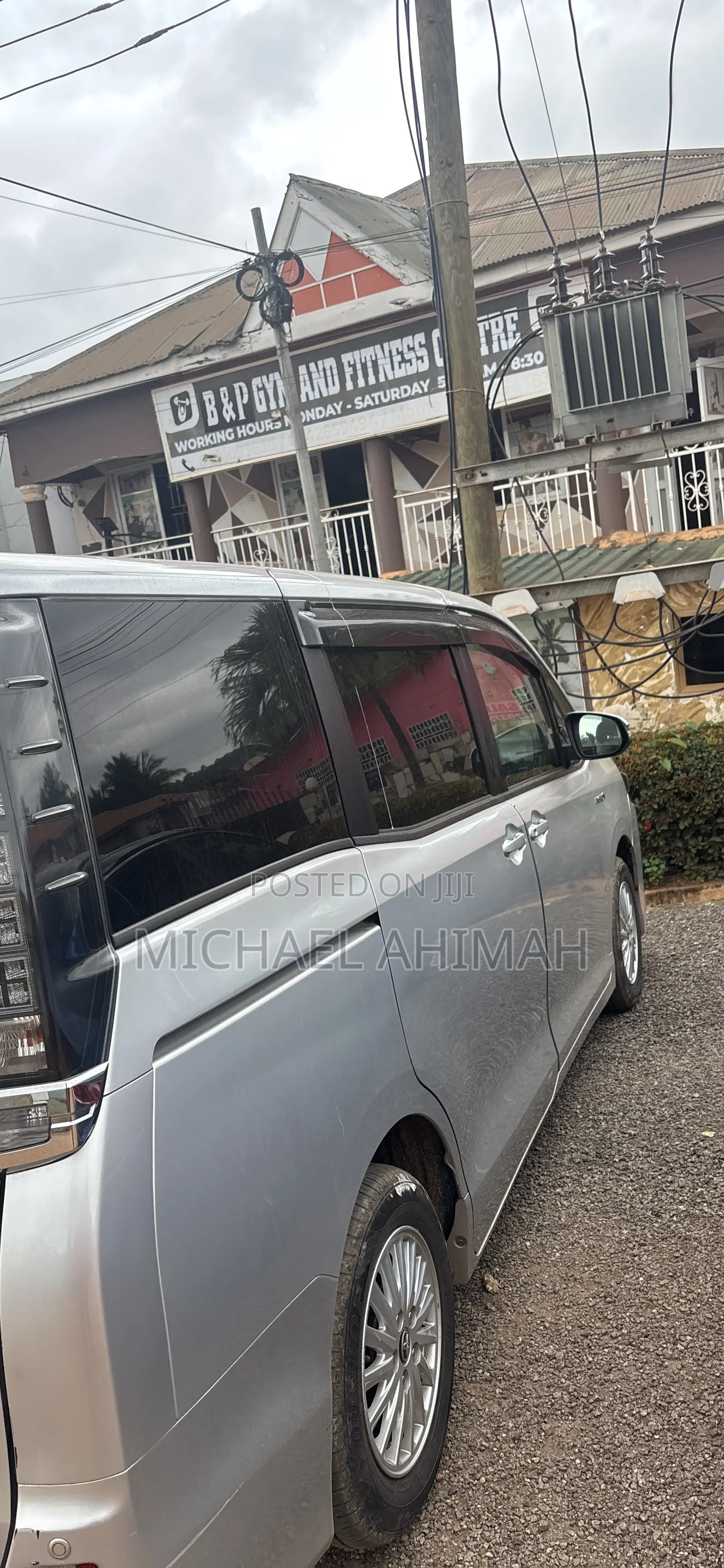 Toyota Voxy Hybrid V 2WD 7-Seater 2015 Silver
