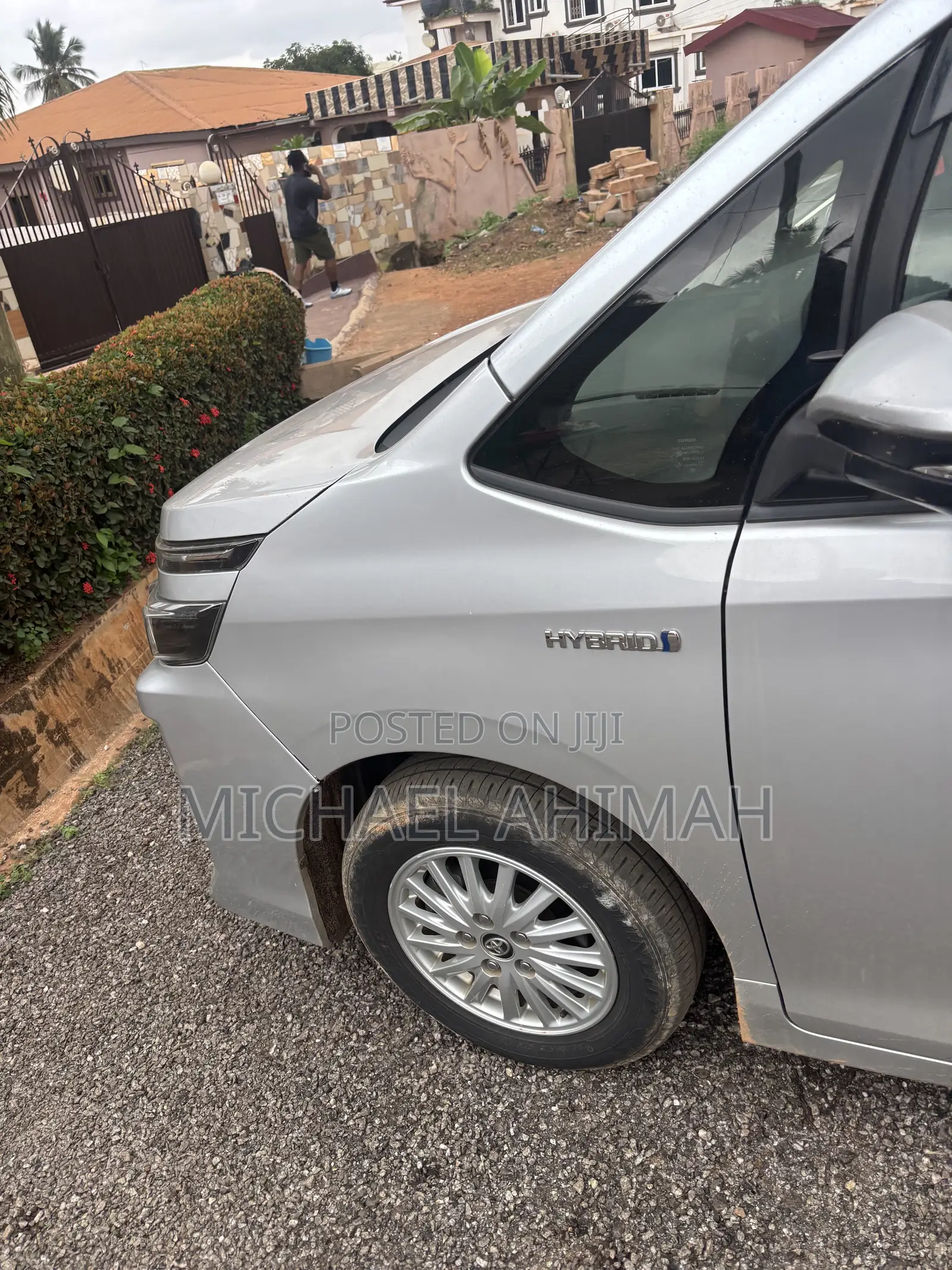 Toyota Voxy Hybrid V 2WD 7-Seater 2015 Silver