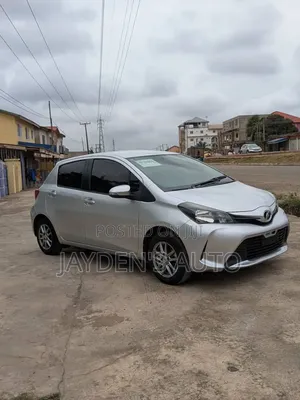 Toyota Vitz 2014 Silver