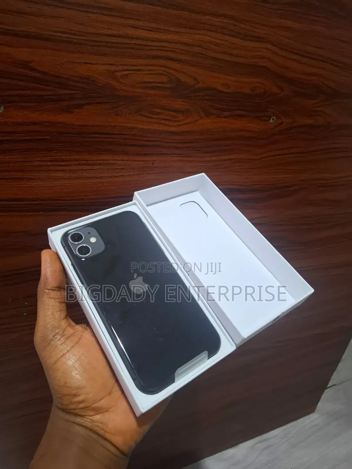 New Apple iPhone 11 64 GB Black