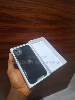 New Apple iPhone 11 64 GB Black