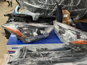 Headlight Nissan Kicks 2016-2017-2018 Pair