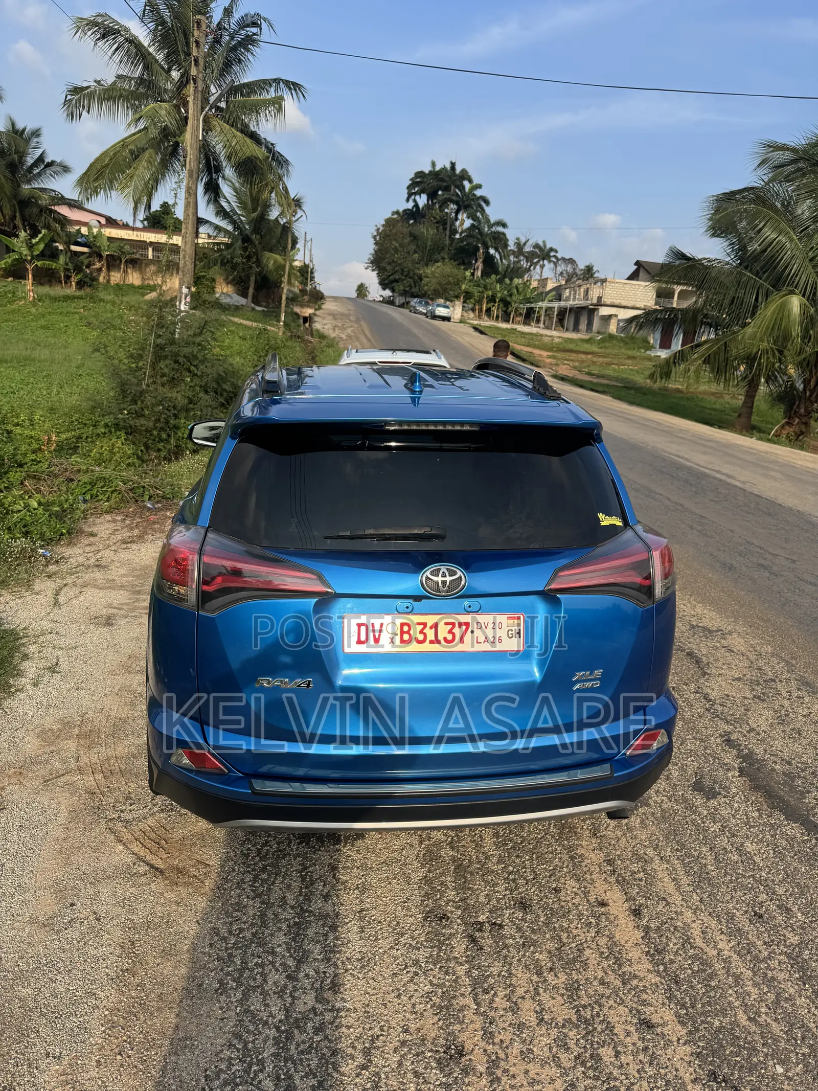Toyota RAV4 XLE 4dr SUV AWD (2.5L 4cyl 6A) 2018 Blue