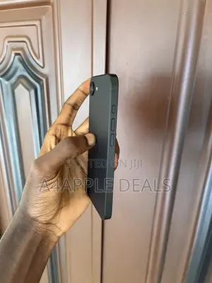 Apple iPhone 16e 128 GB Black