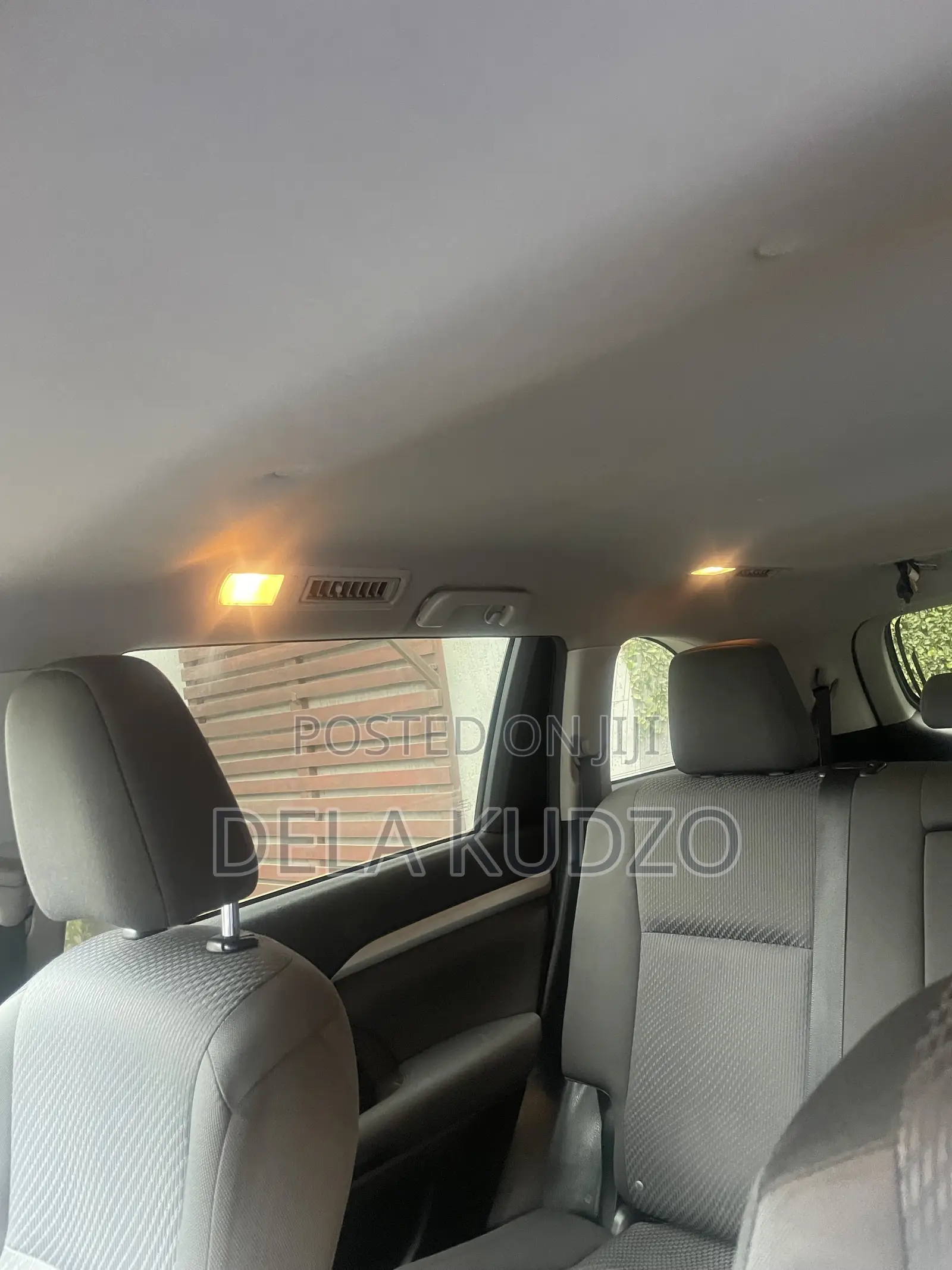 Toyota Highlander LE V6 4x4 (3.5L 6cyl 6A) 2016 Silver