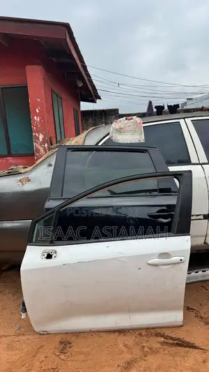 Corolla 2019,2020,2021,2022,2023,2024,2025 Front / Back Doors
