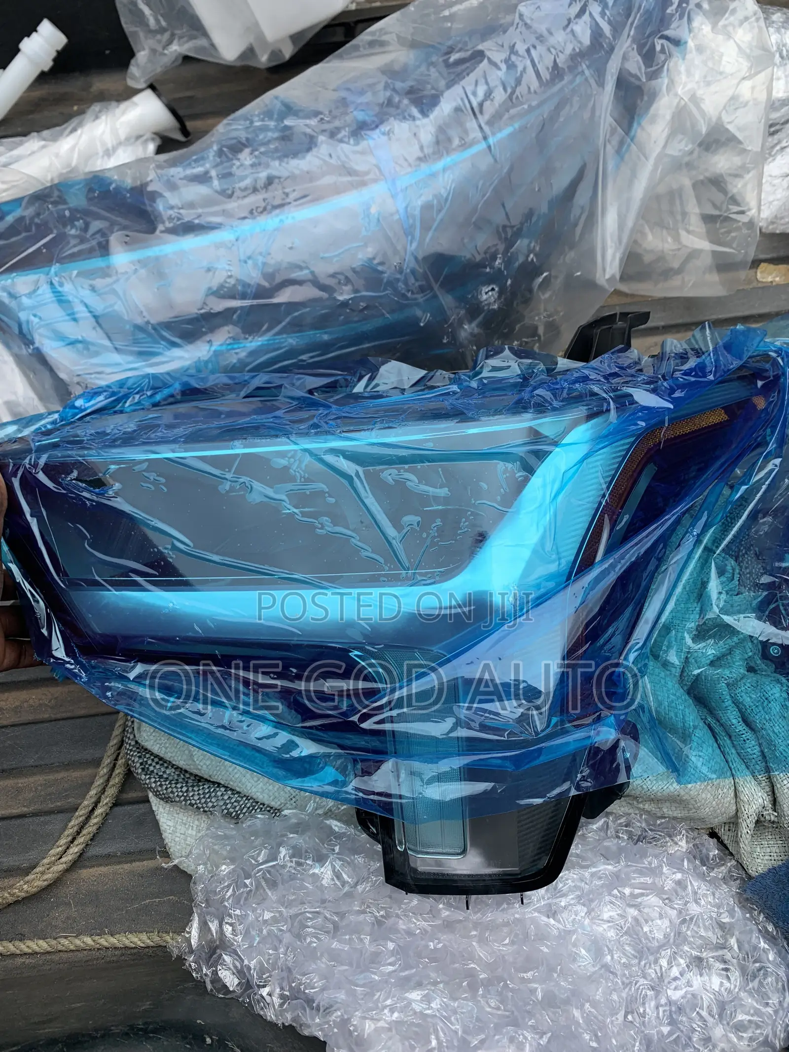 Toyota Tundra Headlights 2021,2022,2023,2024,2025