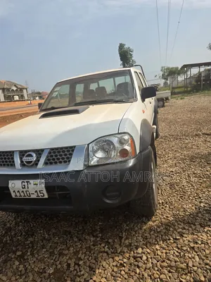 Nissan Hardbody 2015 White