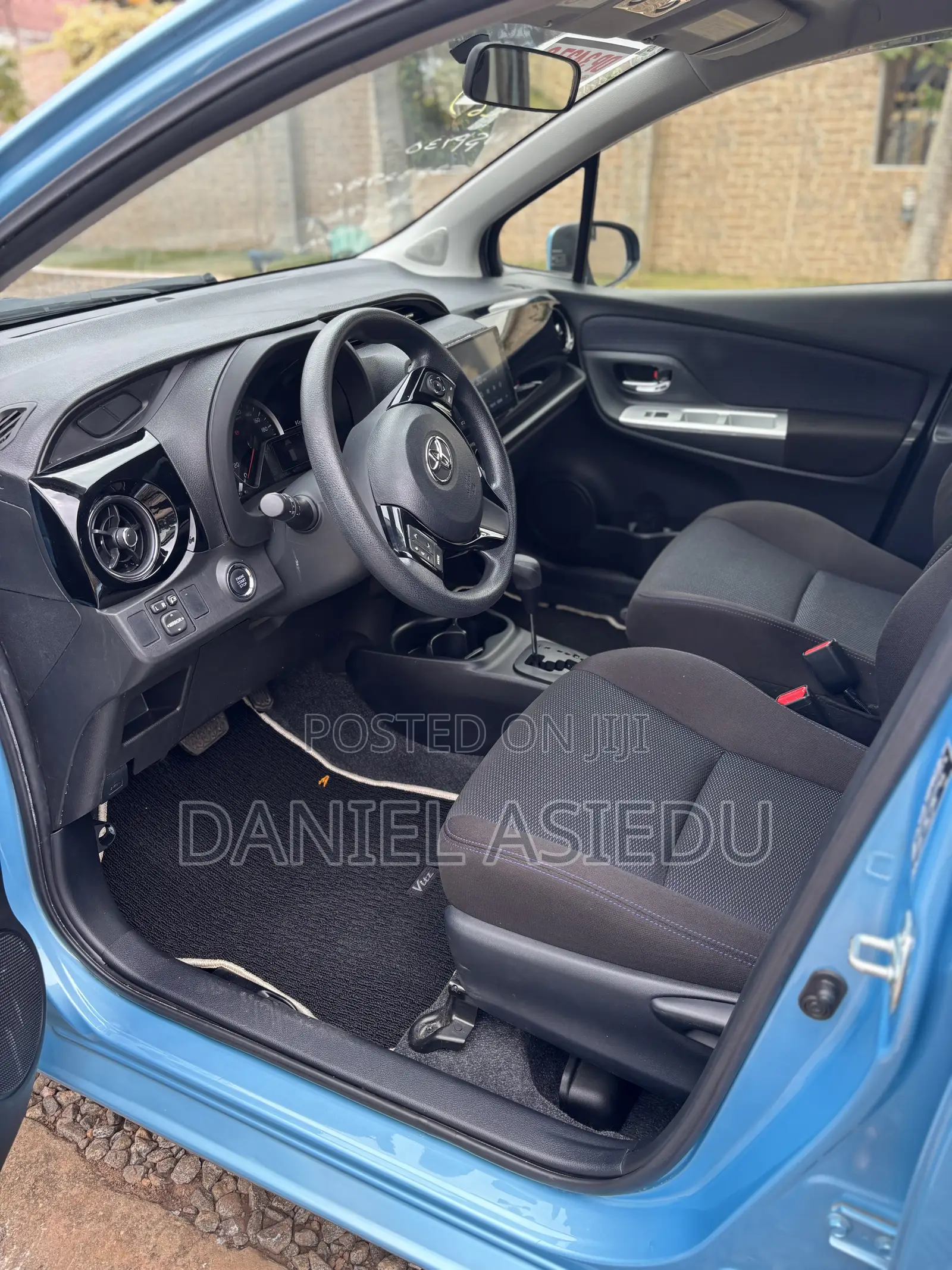 Toyota Vitz 1.3 AWD 3dr 2016 Blue