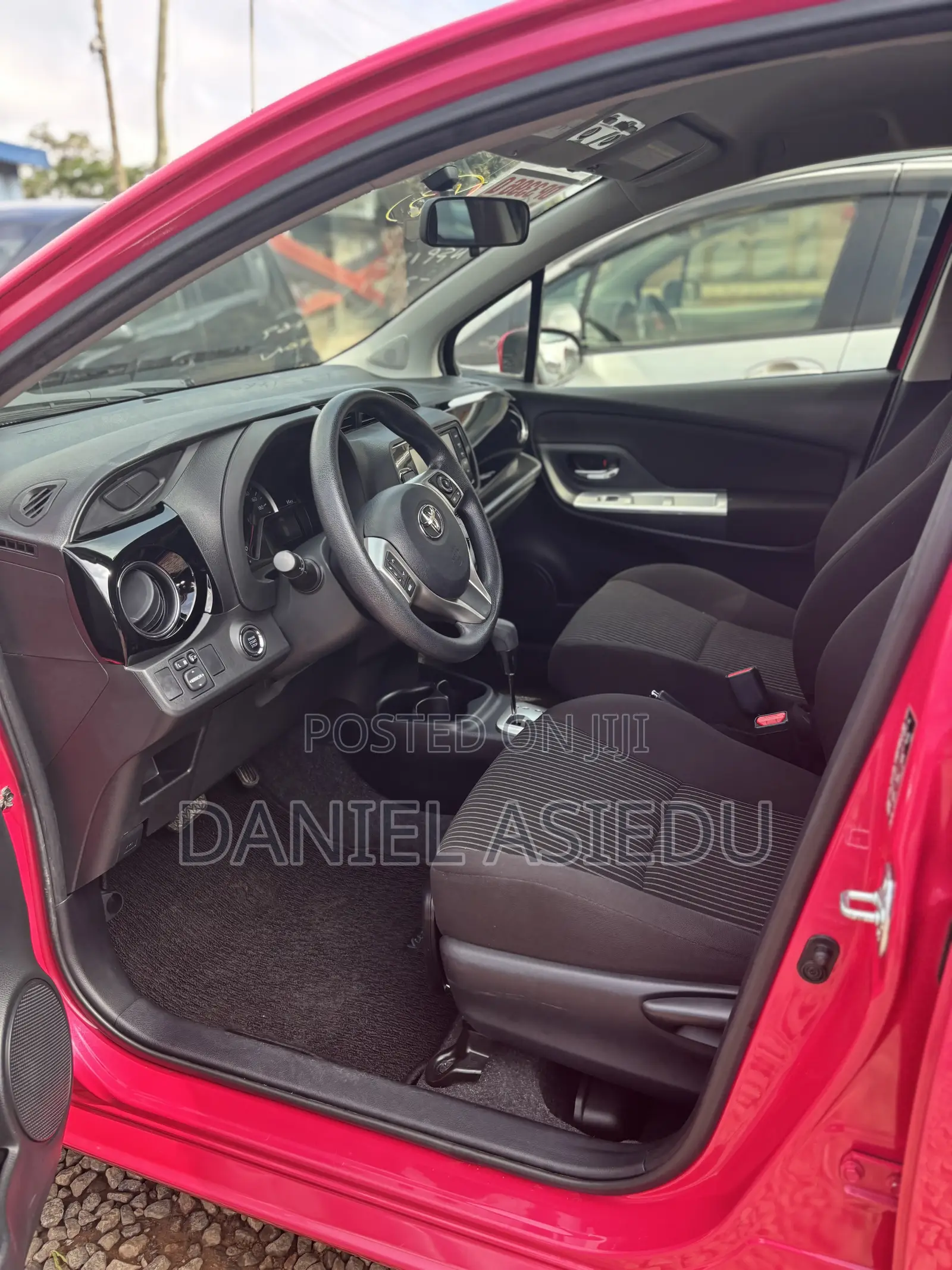 Toyota Vitz 1.3 AWD 3dr 2016 Pink