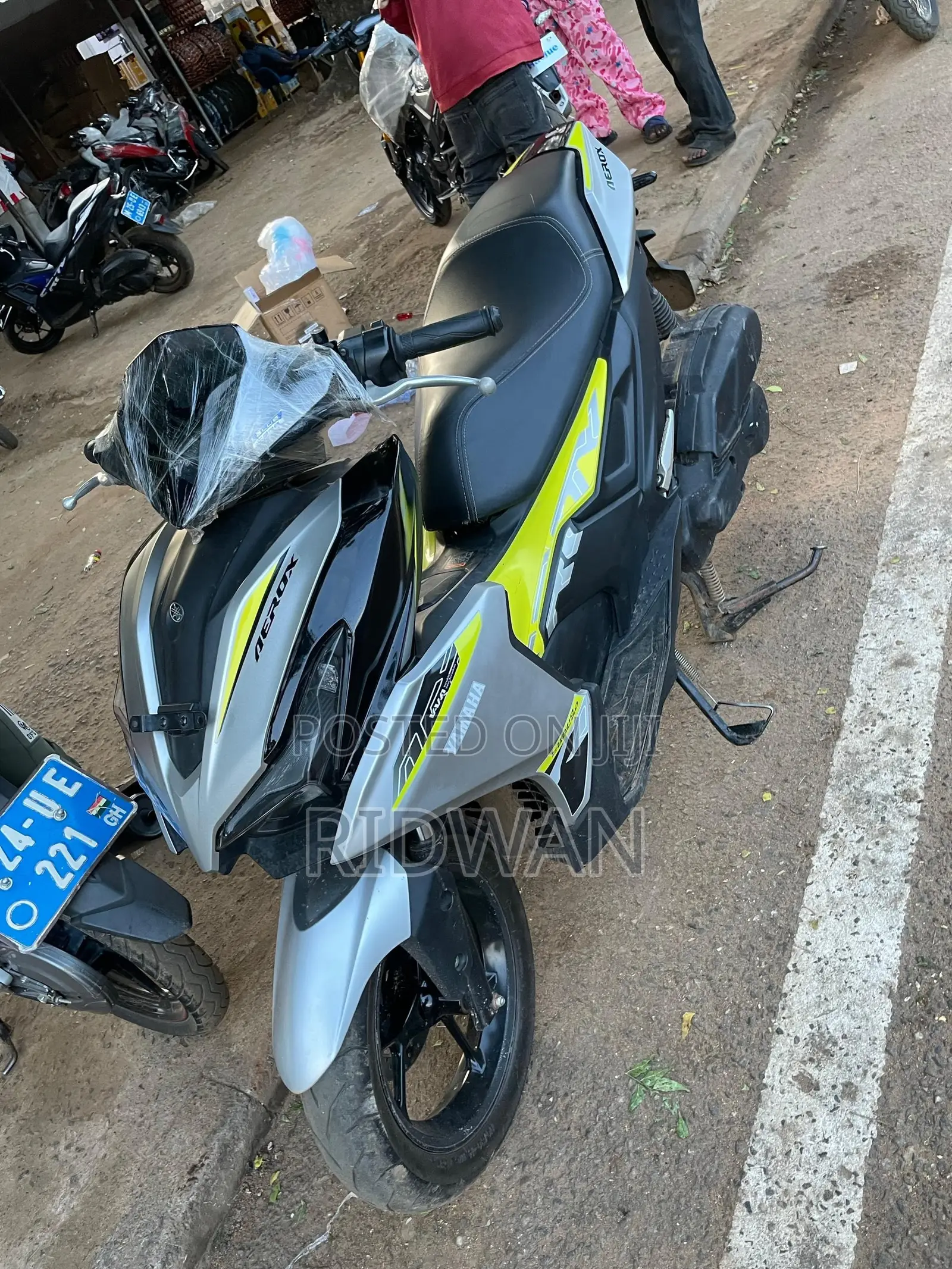 Yamaha Aerox 2025 Silver