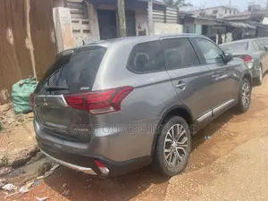 Mitsubishi Outlander LE AWC 2018 Gray