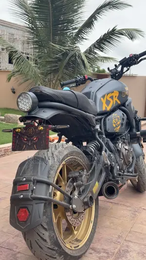 Yamaha 2025 Black