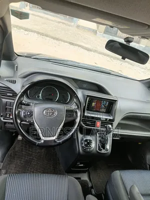 Toyota Voxy ZS Kirameki 4WD 8-Seater 2015 Black