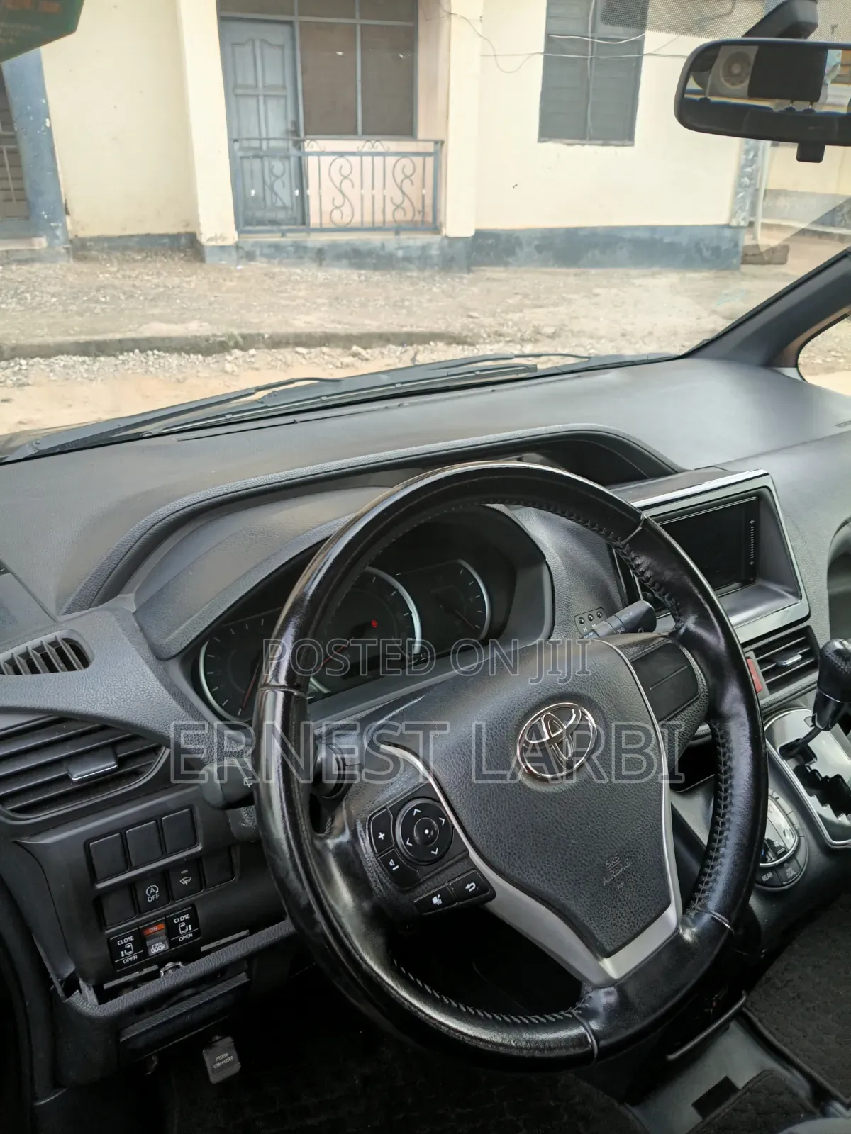 Toyota Voxy ZS Kirameki 4WD 8-Seater 2015 Black