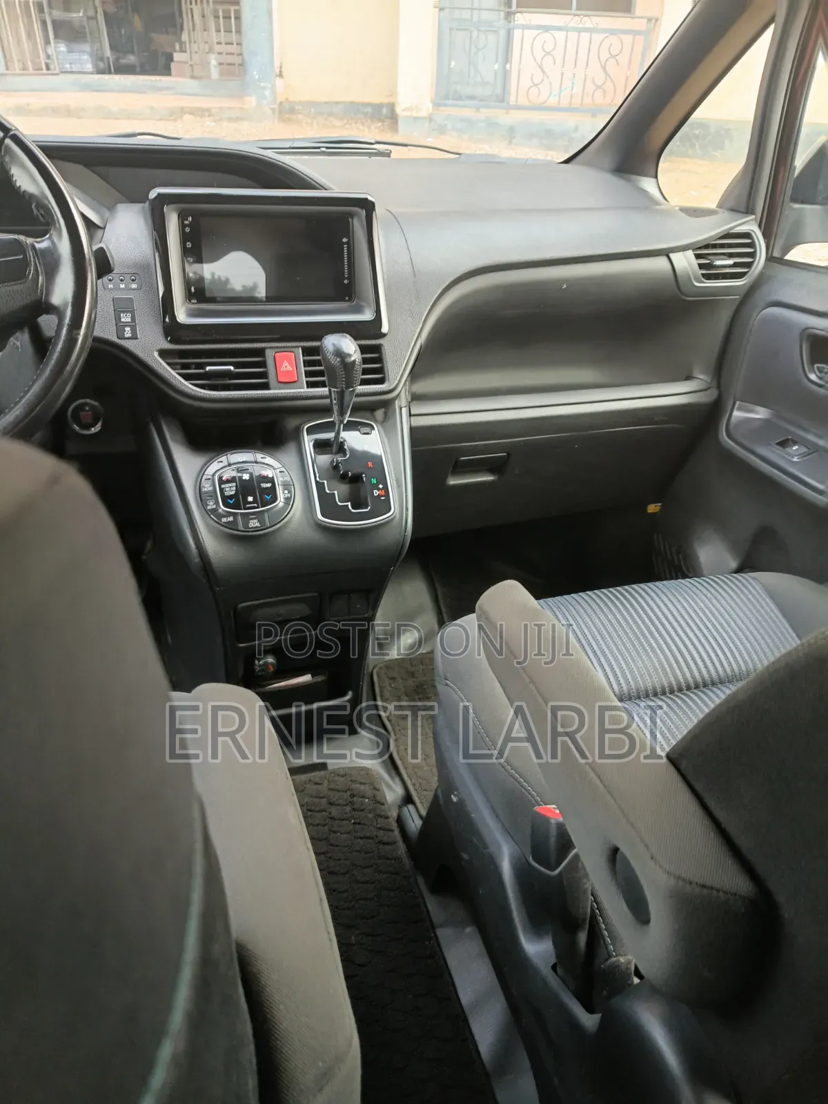 Toyota Voxy ZS Kirameki 4WD 8-Seater 2015 Black