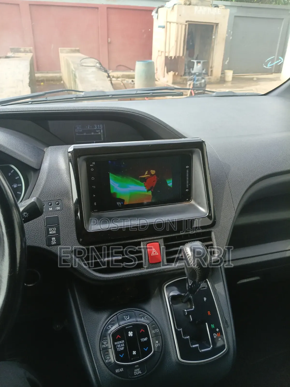 Toyota Voxy ZS Kirameki 4WD 8-Seater 2015 Black