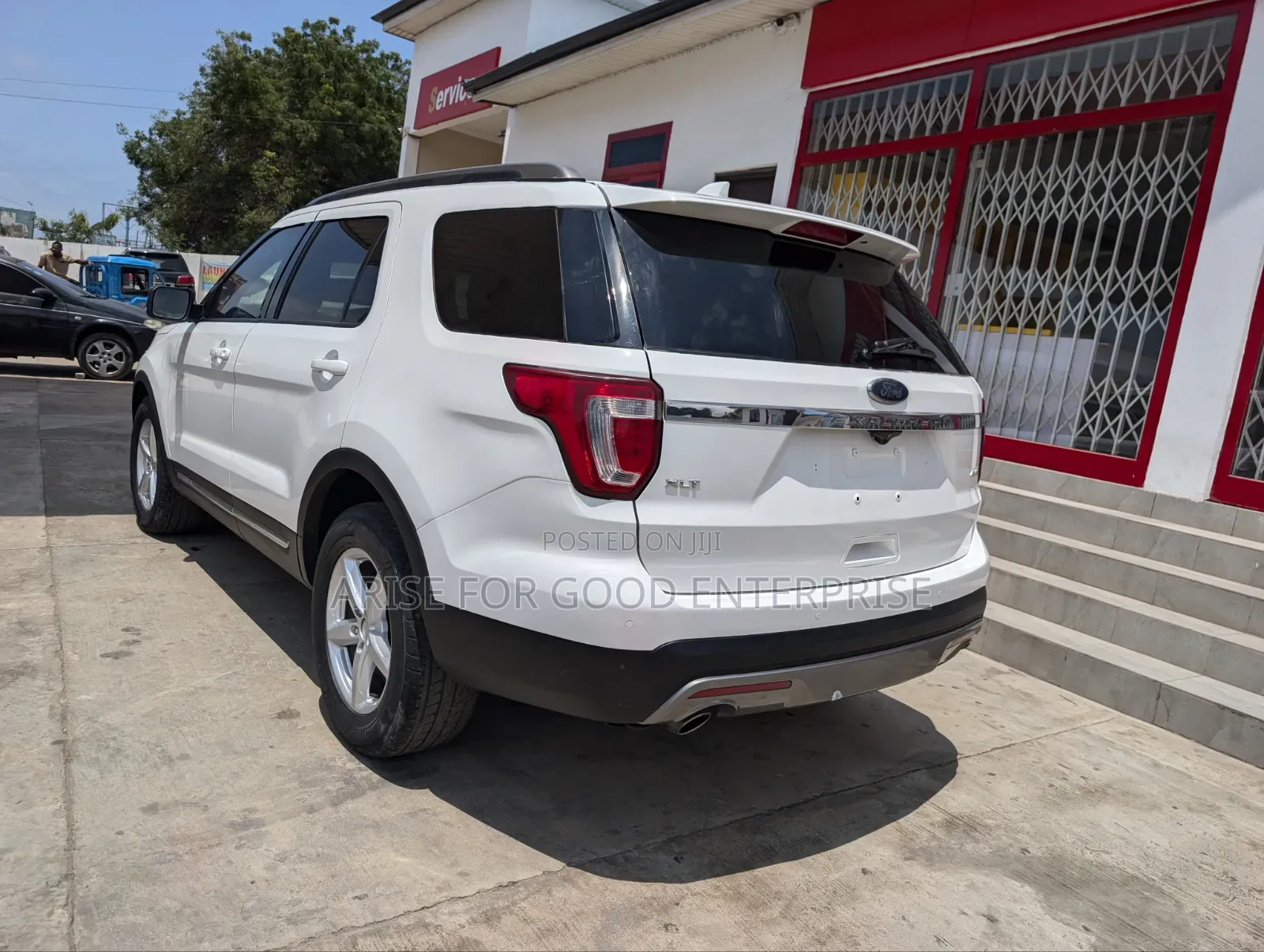 Ford Explorer XLT 4dr SUV AWD (3.5L 6cyl 6A) 2016 White