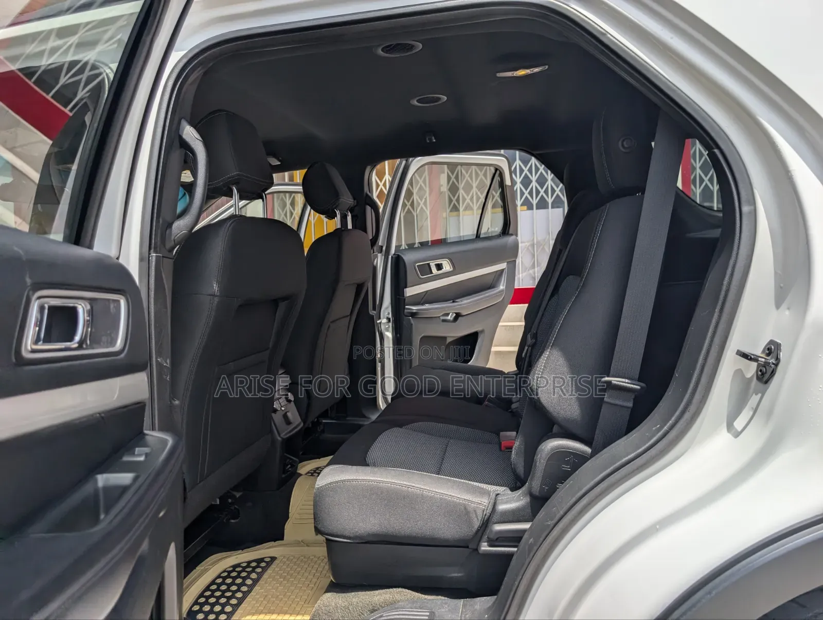 Ford Explorer XLT 4dr SUV AWD (3.5L 6cyl 6A) 2016 White
