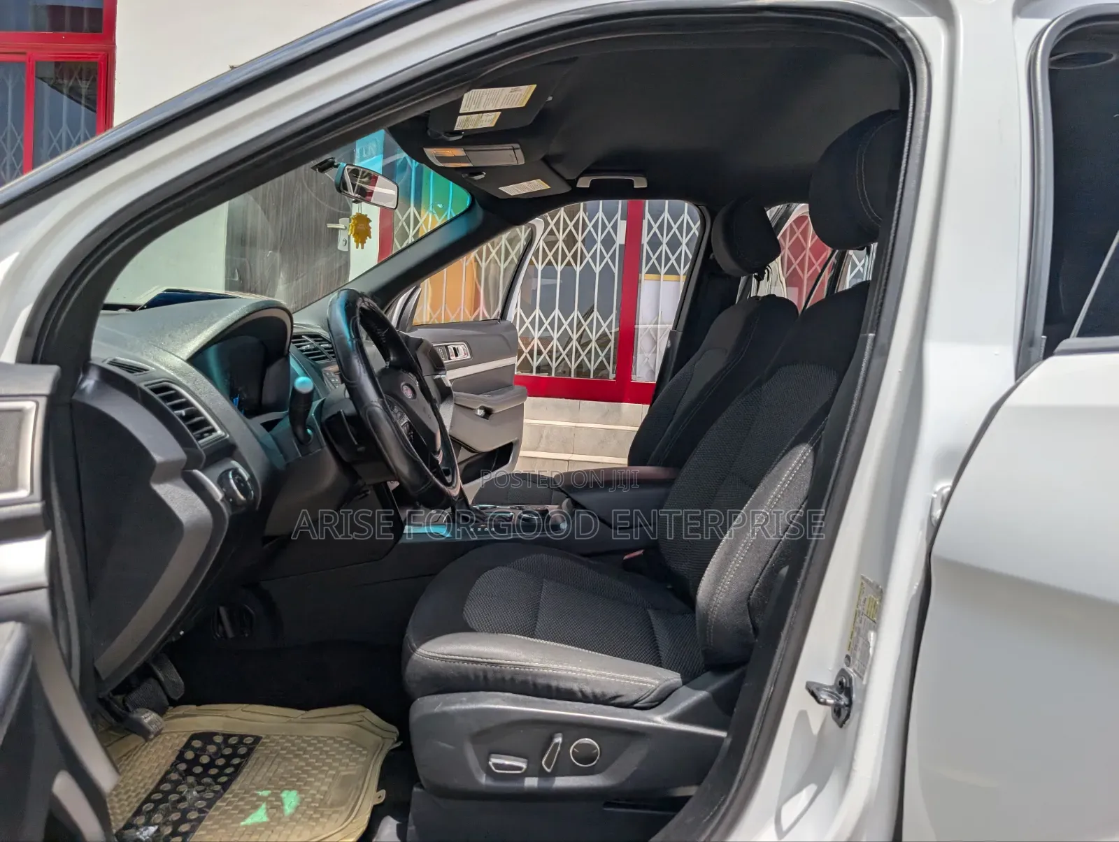 Ford Explorer XLT 4dr SUV AWD (3.5L 6cyl 6A) 2016 White