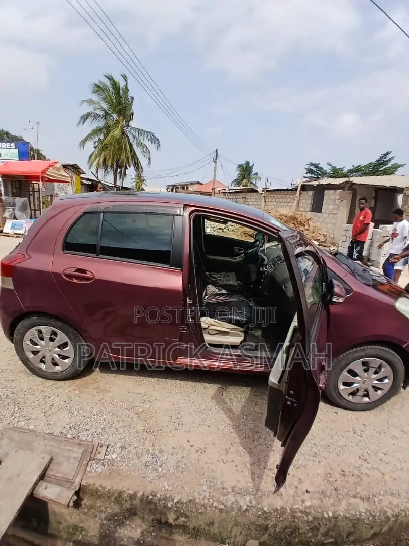 Toyota Vitz 2010 Purple