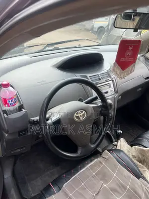 Toyota Vitz 2010 Purple
