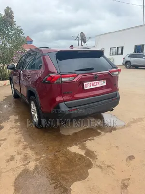 Toyota RAV4 XLE AWD 2020 Red