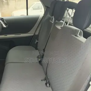 Toyota Yaris 2011 Gold