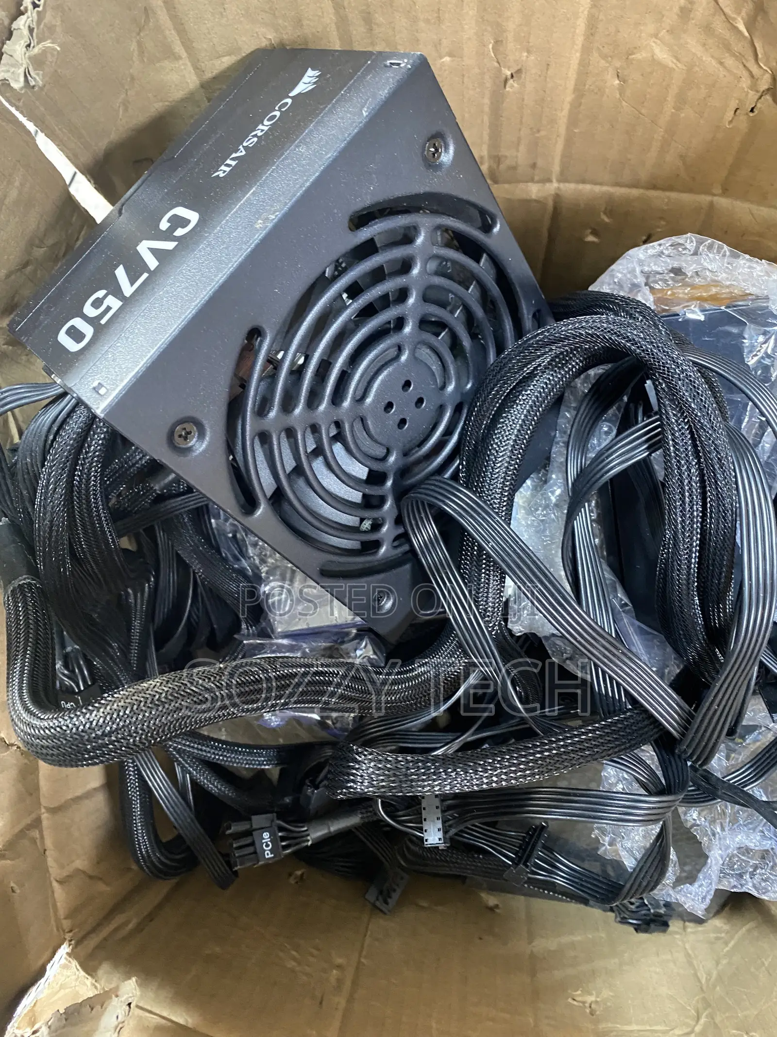 Gigabyte GP-P750GM (80 Plus Gold 750W, Modular, Smart Fan, Smart Power