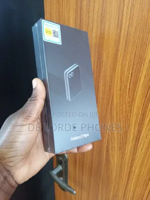 New Samsung Galaxy Z Flip6 256 GB Black