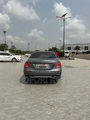 Mercedes-Benz E300 Base RWD Sedan (2.0L 4cyl 9A) 2017 Gray