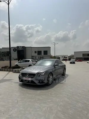 Mercedes-Benz E300 Base RWD Sedan (2.0L 4cyl 9A) 2017 Gray
