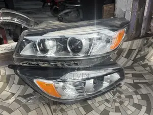Kia Sorento 2017 Headlight Pair