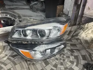 Kia Sorento 2017 Headlight Pair