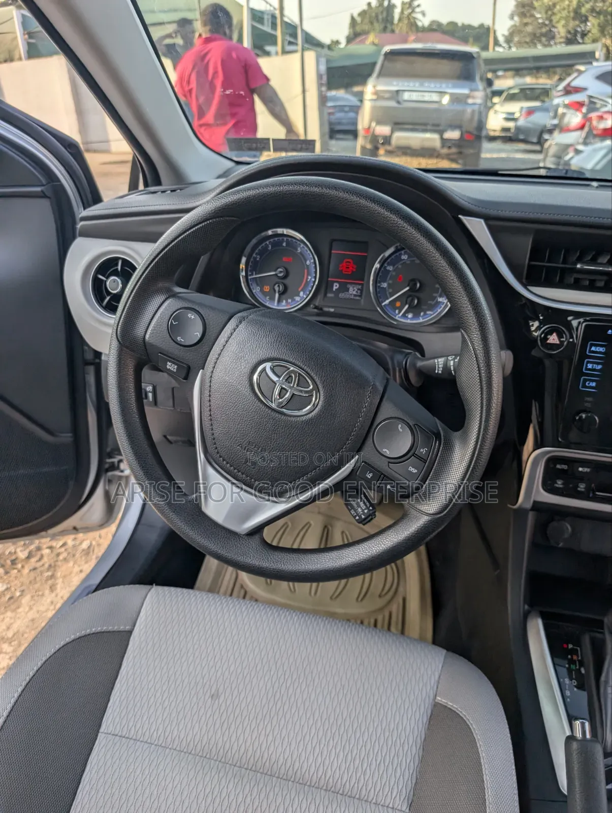 Toyota Corolla LE Eco (1.8L 4cyl 2A) 2018 Silver