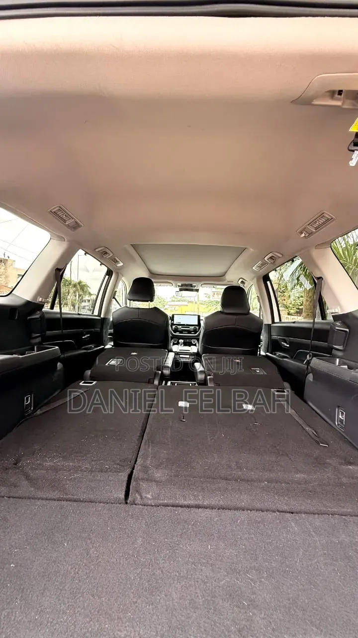Toyota Grand Highlander Platinum 2025 Off white