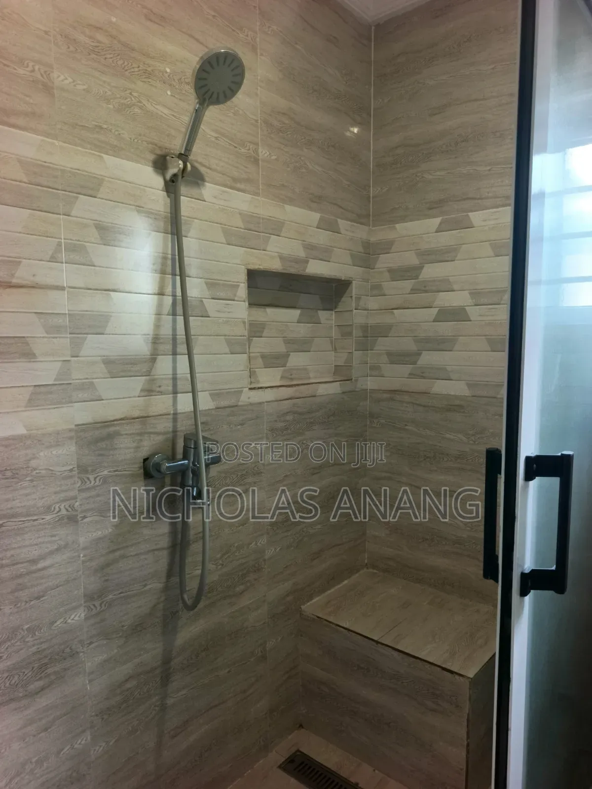 3bdrm Apartment in New Town for rent