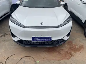 Dongfeng Yipai 008 2025 White