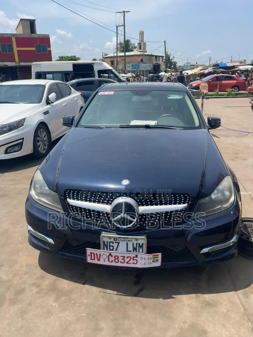 Mercedes-Benz C250 2014 Blue